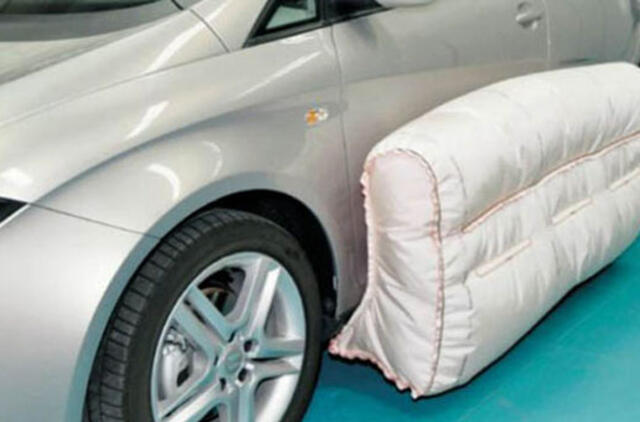 Oro pagalvės saugos ir automobilius