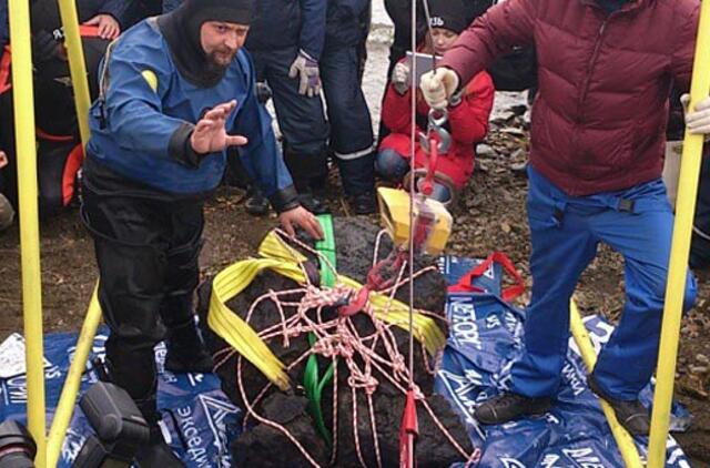 Rusijoje iš ežero dugno iškeltas 570 kilogramų svorio meteoritas