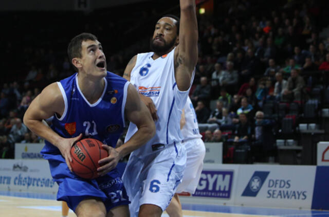 Simui Galdikui plyšo meniskas