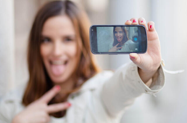Anglų kalbos metų žodžiu paskelbtas "selfie"