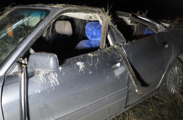 Palikęs sužeistą draugą, vairuotojas pabėgo