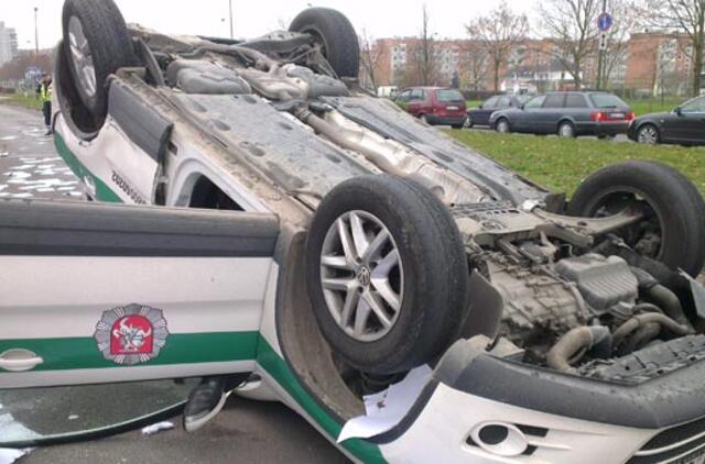Avaringoje sankryžoje taranuotas policijos automobilis