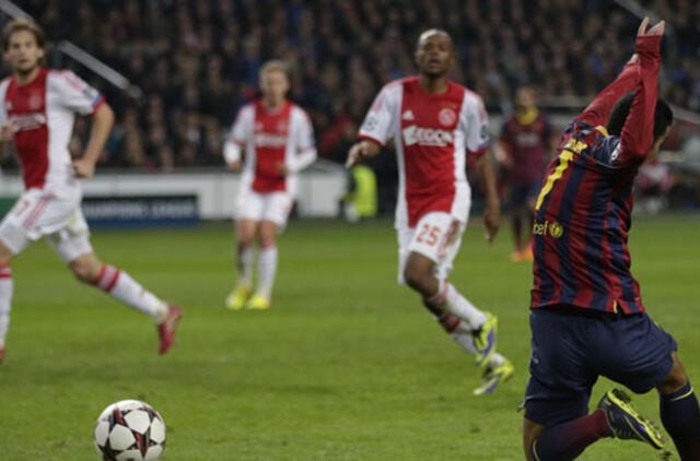 "Borussia" ir "Arsenal" šventė įtikinamas pergales, "Barca" nusileido "Ajax" ekipai