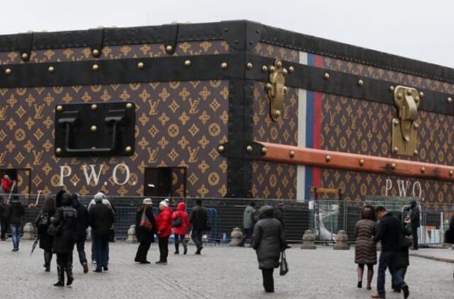 Kremlius pareikalavo pašalinti "Louis Vuitton" paviljoną