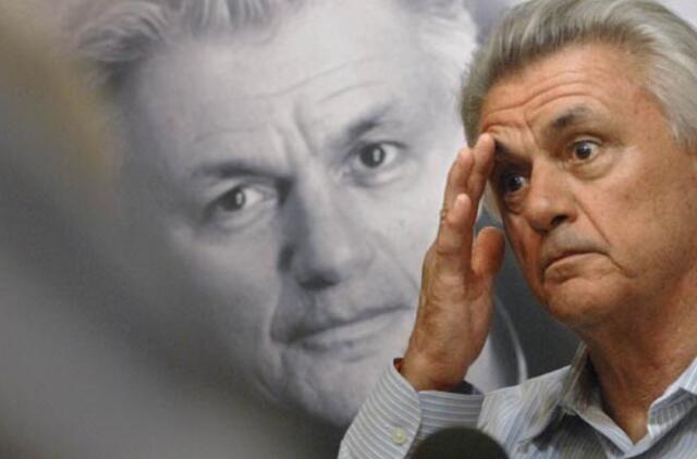 Parašęs naujausią romaną, Džonas Irvingas prisipažino, kad jaunystėje jį traukė ir moterys, ir vyrai