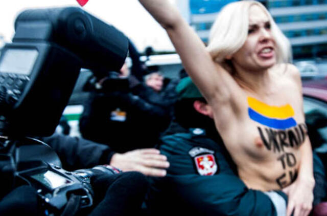 Paskui V. Janukovyčių į Vilnių atvyko "Femen" aktyvistės