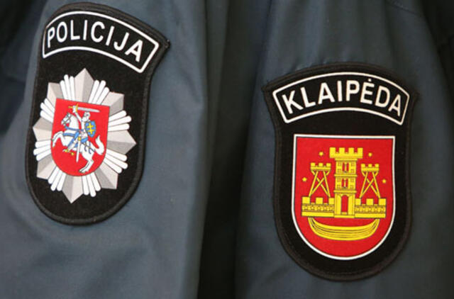 Policininkai irgi nori atimtų algų