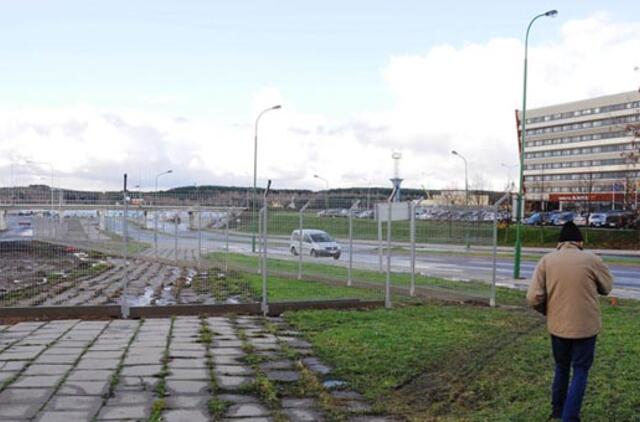 Terminalo tvora "užlipo" ant šaligatvio