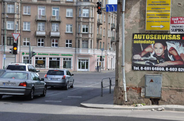 Žadėtos mažesnės rinkliavos už išorinę reklamą užmirštos
