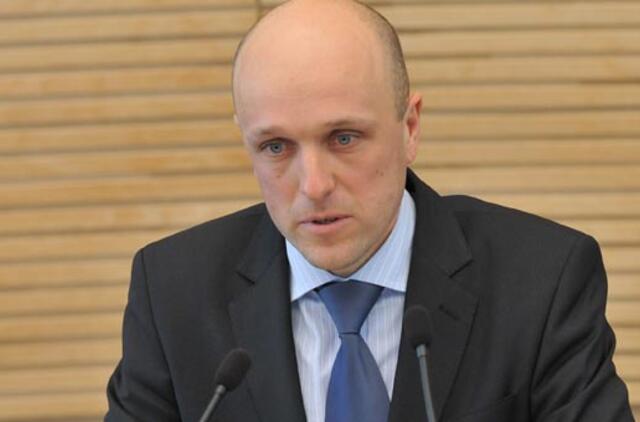 Žurnalistai STT veiksmus "pasveikino" plojimais