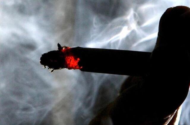 Apdegė lovoje rūkęs vyras