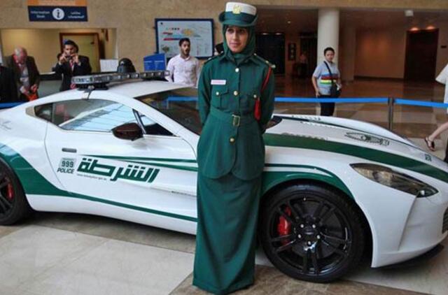 Dubajaus policija greita. Ir turtinga