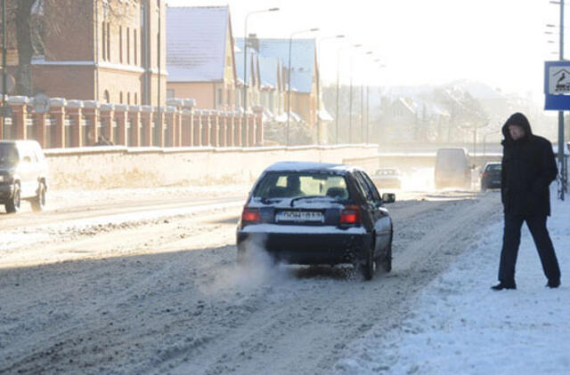 Gatvių valytojams žiema prasidėjo baudomis