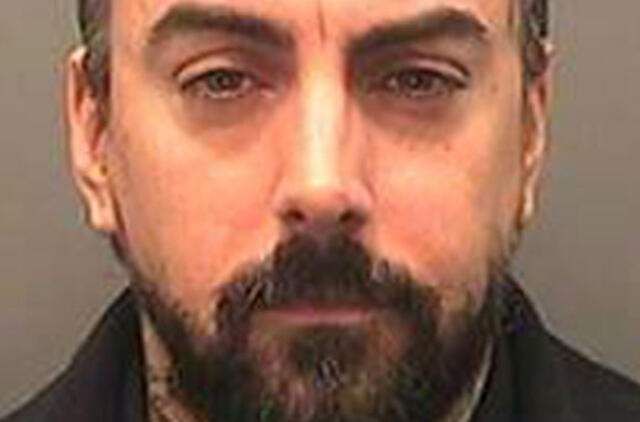 Grupės "Lostprophets" vokalistas nuteistas kalėti už vaikų prievartavimą