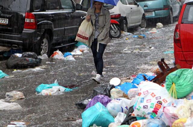 Ispanui už žiūrėjimą į paveikslą skirta 90 eurų bauda