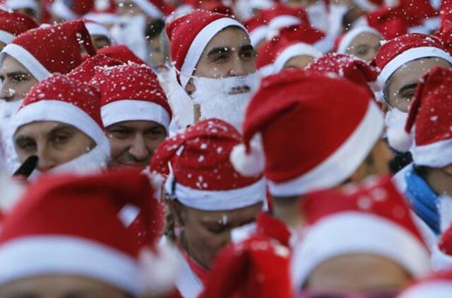 Madrido gatves užlūdo tūkstančiai Kalėdų senelių