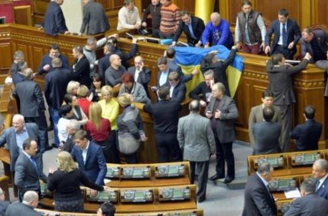 Opozicija blokavo Ukrainos parlamento darbą