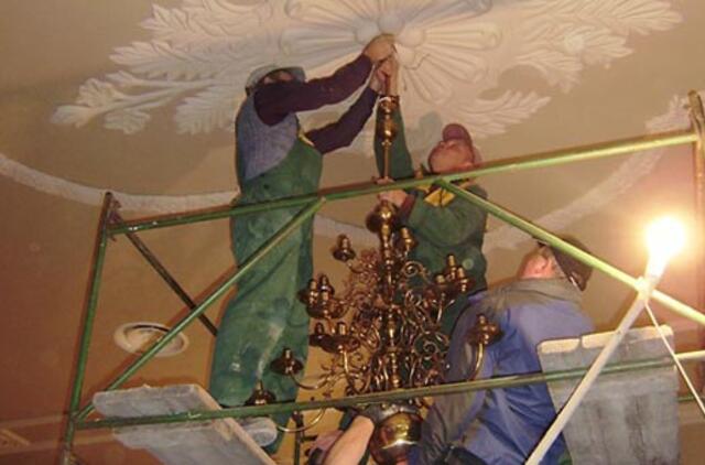 Palangos Kurhauzą papuošė 18 amžiaus sietynas