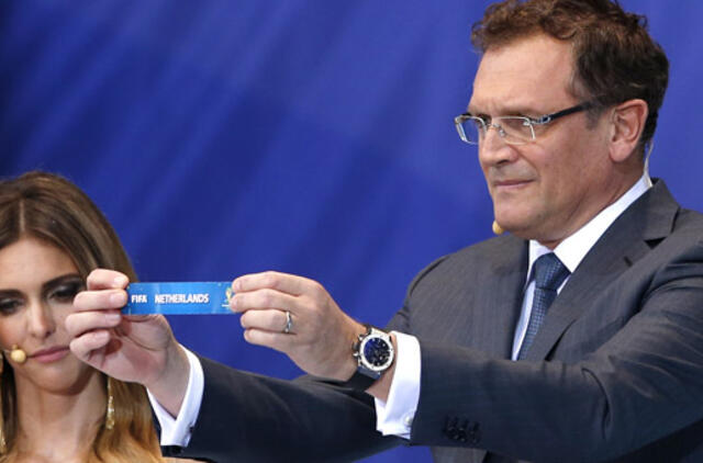 Pasaulio futbolo čempionai ispanai ir vicečempionai olandai pateko į vieną grupę