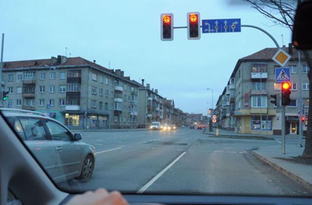 Šviesoforai tik prieš sankryžą - saugesnis eismas