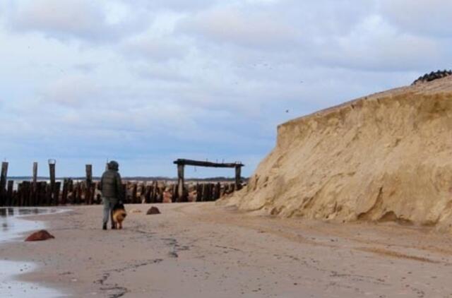 Uraganas pajūryje nulaižė kopas