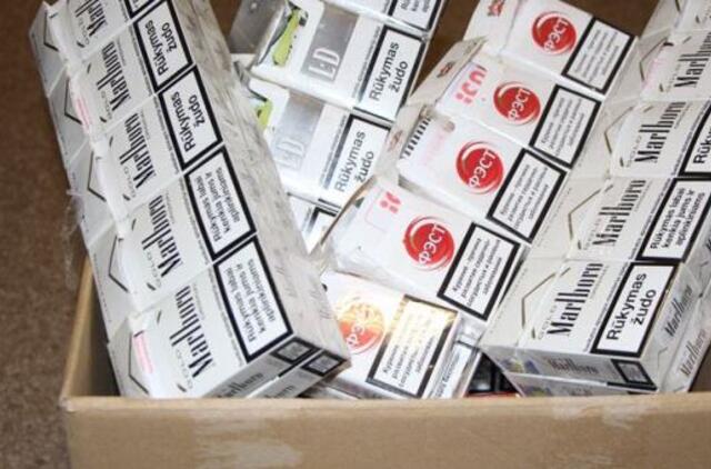 Vietoje cigarečių nusipirko popieriaus