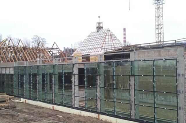 Virš buvusios skerdyklos - pabaigtuvių vainikas