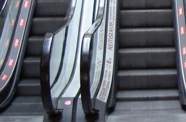 Kanadoje moterį pražudė į eskalatorių įtrauktas šalikas