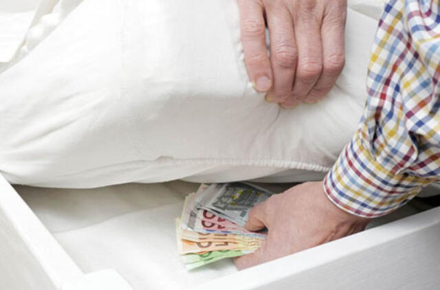 Lietuvoje kaupiami pinigai juodai dienai, nors nesitikima, kad jie pagelbės