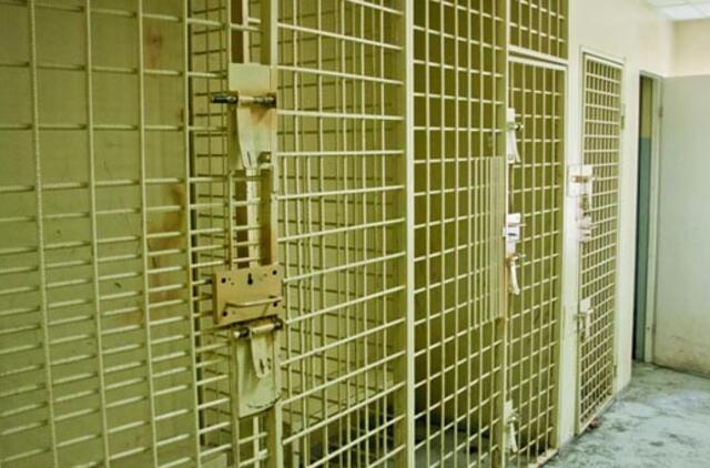 Namiškius mušęs pasvalietis pasikorė areštinėje