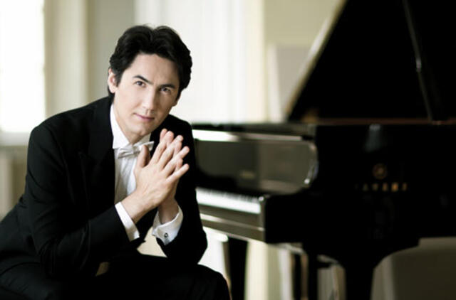 Pianisto Kasparo Uinsko namuose televizorių pakeitė patefonas