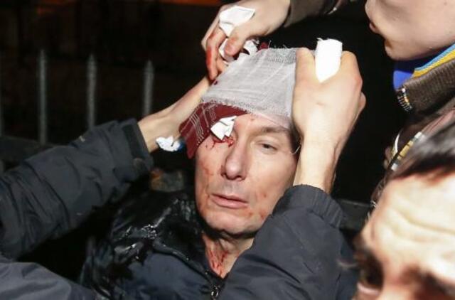 Po susirėmimų Kijeve opozicijos lyderis Jurijus Lucenka atsidūrė reanimacijoje
