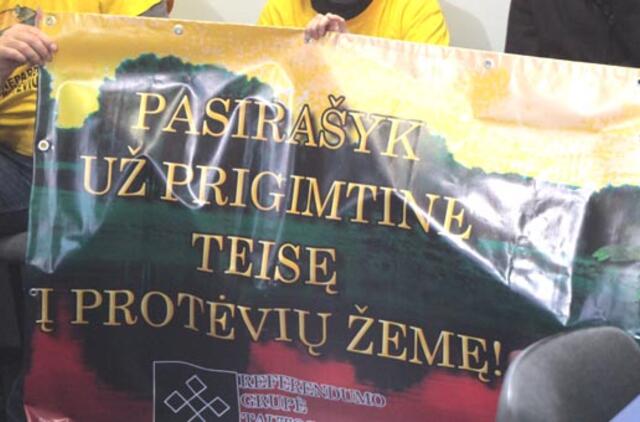 Premjeras: referendumo organizatoriai apgaudinėja žmones