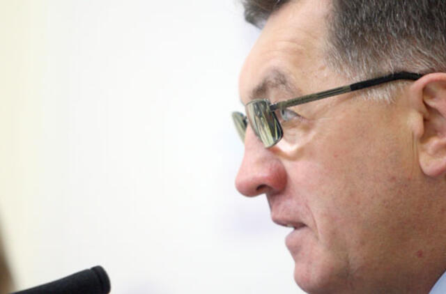 Socialdemokratai bandė užsitikrinti konservatorių palaikymą dėl euro įvedimo