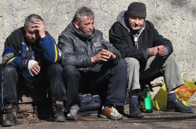 Socialinių pašalpų milijardo litų gali ir nebereikėti