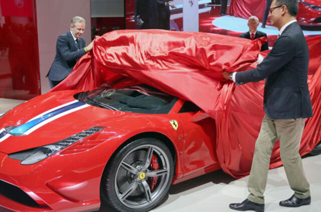 AEB: sausį naujų automobilių pardavimai Rusijoje smuko 6 proc.