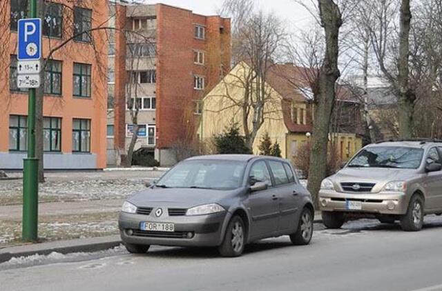 Mokinių tėvai neišvengia rinkliavos