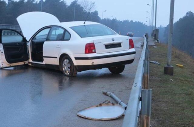 Po avarijos nusuko numerius ir pabėgo