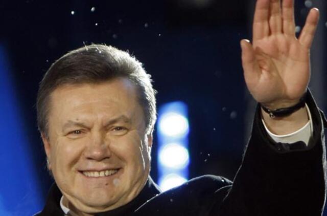 Ukrainos Rada atstatydino Viktorą Janukovyčių