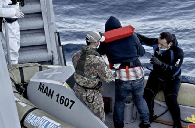 Italų laivai išgelbėjo 2000 migrantų