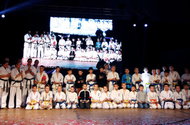 Karate kyokushin mokykla "Shodan" apdovanojo geriausius savo auklėtinius