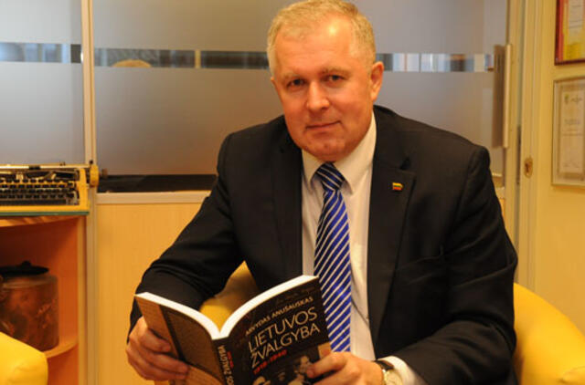 Knyga apie žvalgybos ypatumus