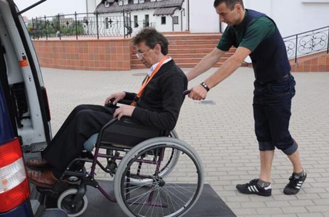 Neįgaliesiems - atskiras transporto parkas