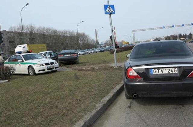 Silpnumo apimtas vairuotojas sukėlė didelę avariją