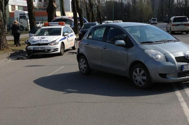 Apsaugos darbuotojas sudaužė įmonės mašiną