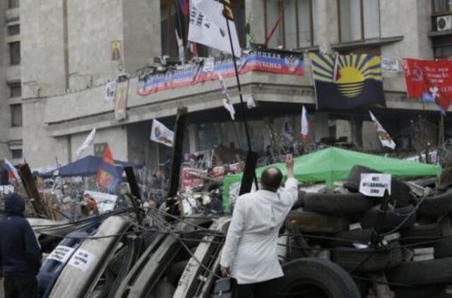 Ministras: antiteroristinė operacija Ukrainos pietryčiuose nebuvo nutraukta