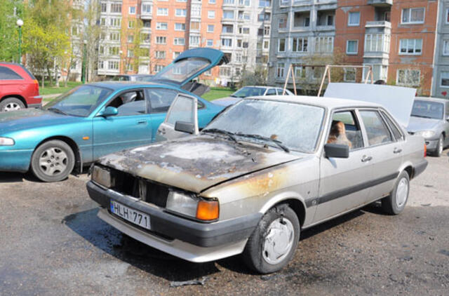 Mogiliovo gatvėje užsidegė automobilis