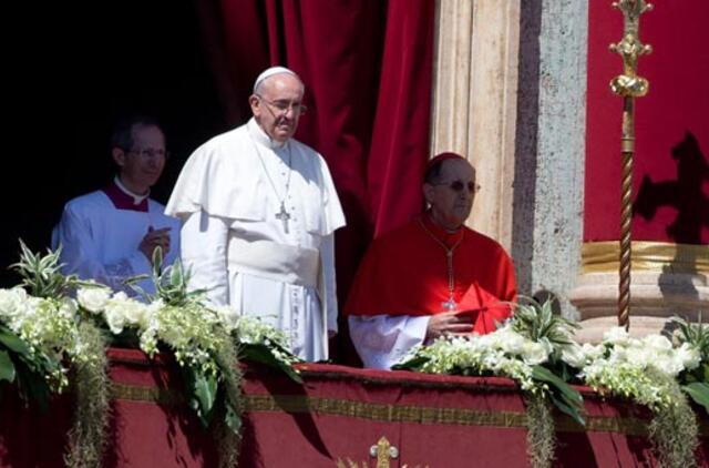 Popiežius paskelbė tradicinį palaiminimą "Urbi et Orbi"