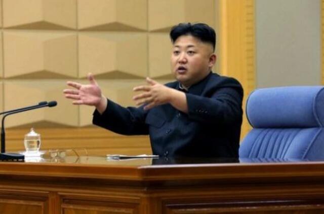 Šiaurės Korėja pradėjo karines pratybas šalia Pietų Korėjos vandenų