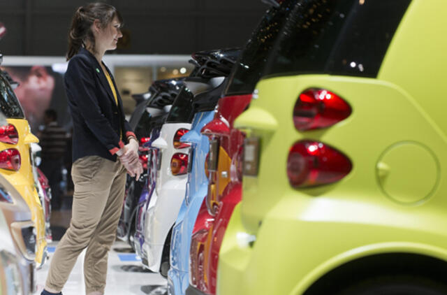 SMMT: naujų automobilių pardavimai kovą buvo geriausi per dešimtį metų